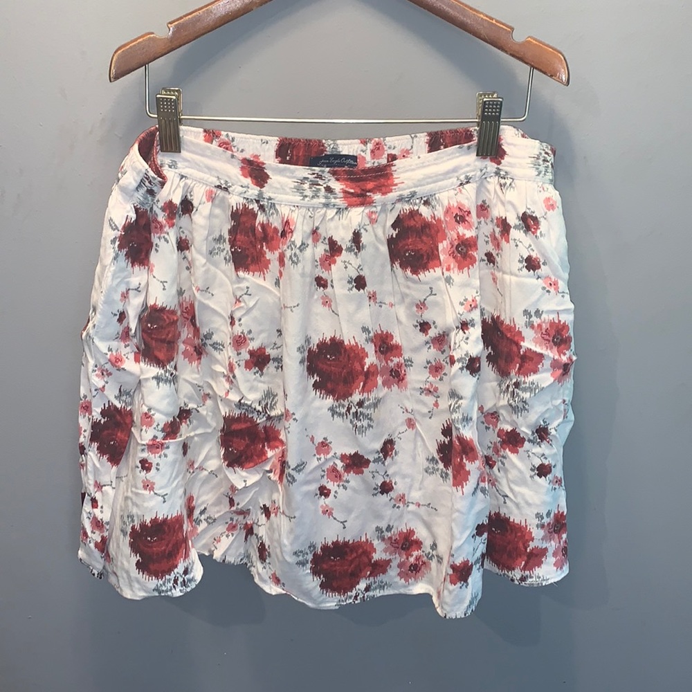 American Eagle floral skirt sz Large